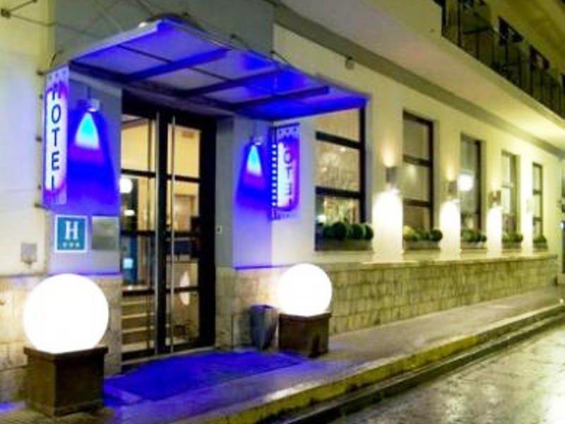 苏布尔酒店 锡切斯 外观 照片